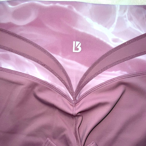 BuffBunny leggings - Picture 2 of 4